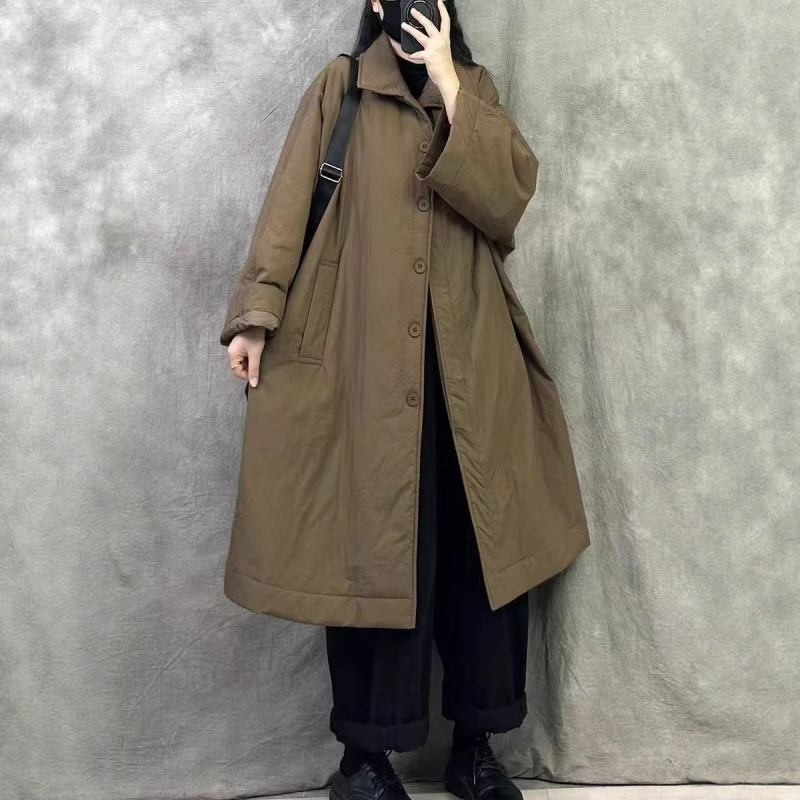 Medvilninis švarkas su užpildymu, ilgas, laisvas kirpimo linija, polo apykaklė, priekinė sagos su sagtimis