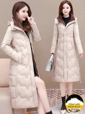 Női tollkabát kapucnival, középtávú hossz (65–80 cm), slim-fit szabás, poliészter, fehér kacsa toll, kasmír 51–55%