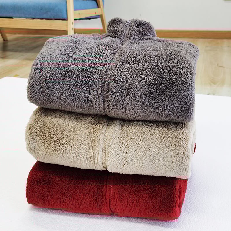 Sieviešu mētelis ar rāvējslēdzēju, polar fleece oderē, stāvošs apkaklis, brīvs piegriezums, vidēja garuma, 90–95% poliester