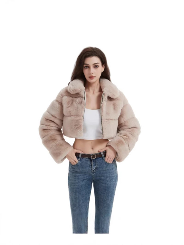 Moteriškas dirbtinio lapės kailio paltas, trumpas, su gobtuvu, odiniai patchwork skydeliai, horizontalis kailio siuvimas