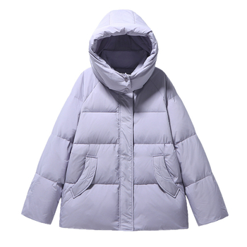 Női tollkabát rókafarokos gallérral, kapucnival, középhosszú 65–80 cm, raglán ujjak, cipzár, 101–200 g fehér kacsa tollal töltve, poliészter anyag, téli 2025