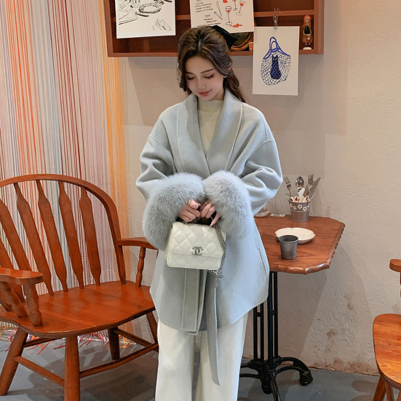 Chenille jaka ar fleece iekšpuse, mākslīgās kažokādas apkakle, vidēja garuma, garas piedurknes