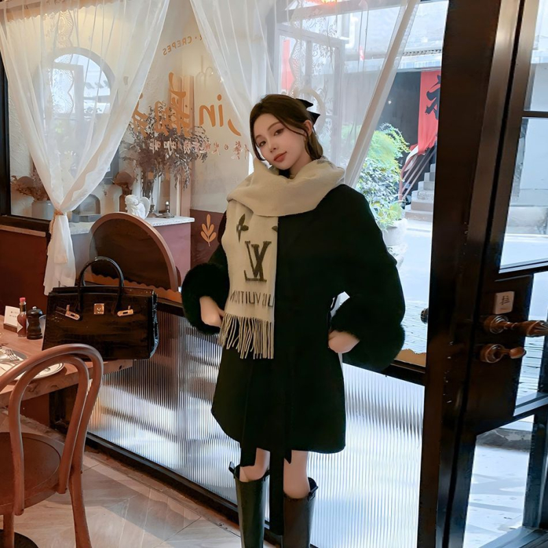 Chenille jaka ar fleece iekšpuse, mākslīgās kažokādas apkakle, vidēja garuma, garas piedurknes