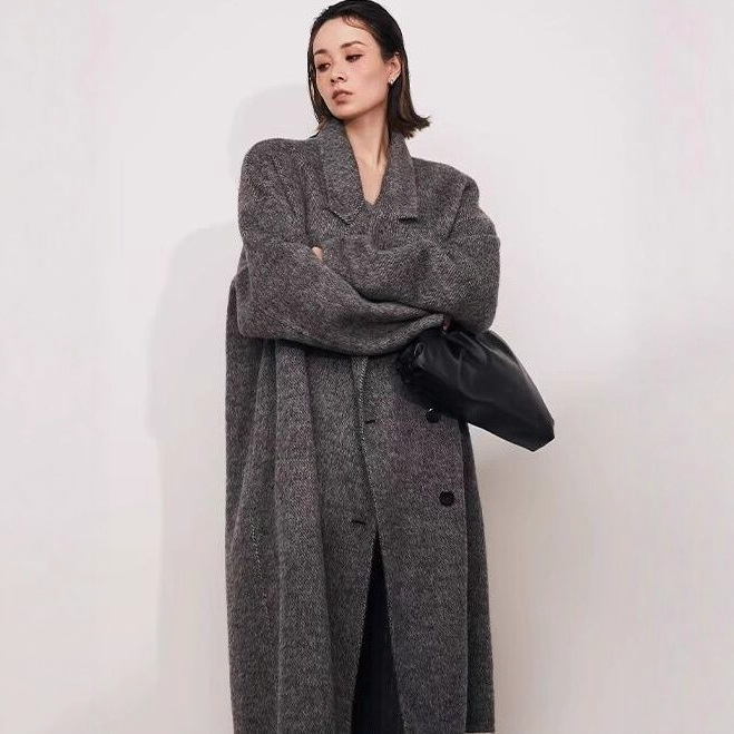 Chenille jaka, īss garums, brīvs cocoon siluets, 3/4 piedurknes, žakete tips apkakle