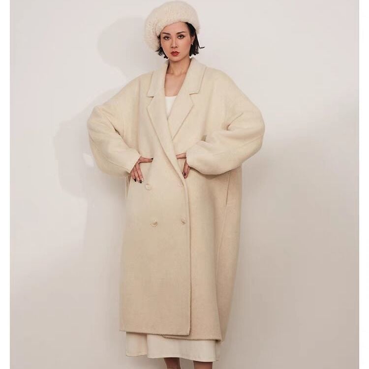 Chenille jaka, īss garums, brīvs cocoon siluets, 3/4 piedurknes, žakete tips apkakle