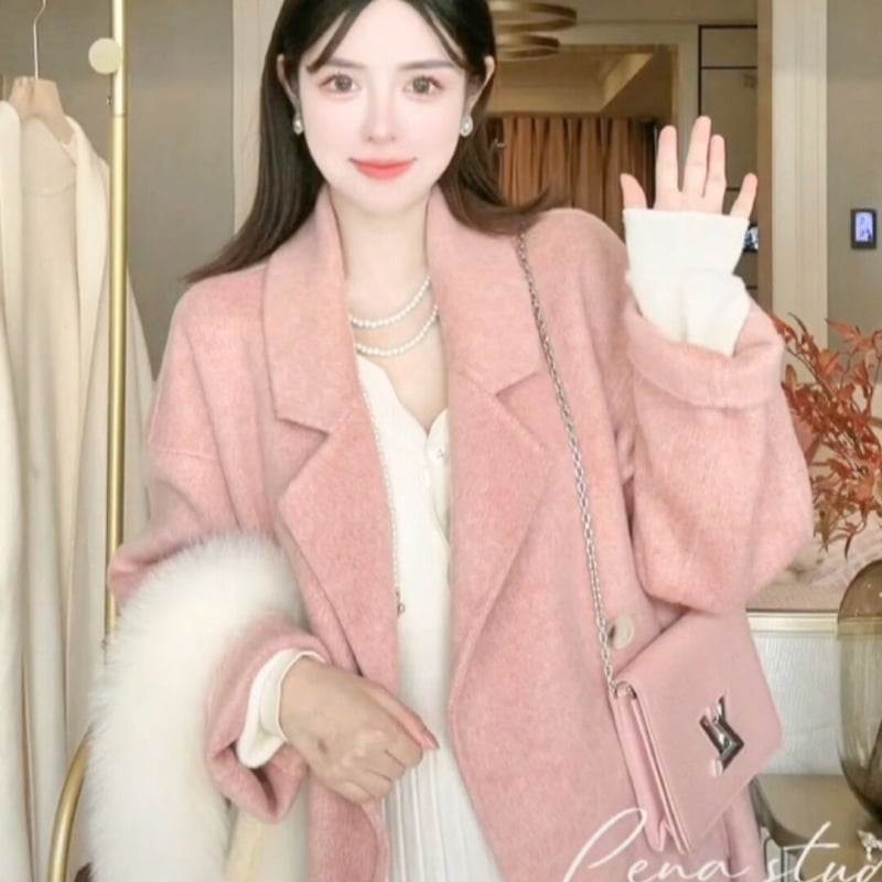 Chenille jaka, īss garums, brīvs cocoon siluets, 3/4 piedurknes, žakete tips apkakle