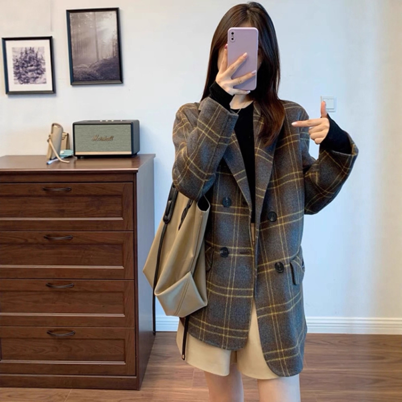 Γυναικείο μάλλινο παλτό, φαρδύ, V-λαιμό, διπλής σειράς κουμπιά, μήκος 50–65 εκ.