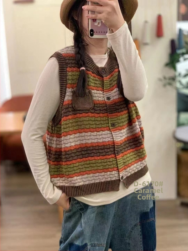 Raibā bez piedurknēm veste ar vienas rindas pogu, bez apkakles, kokvilnas adījums