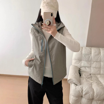 Sieviešu kapucēta veste, 3D raksts, neilona audums, kokvilnas pildījums, rāvējslēdzējs