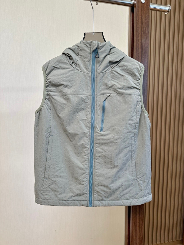 Sieviešu kapucēta veste, 3D raksts, neilona audums, kokvilnas pildījums, rāvējslēdzējs