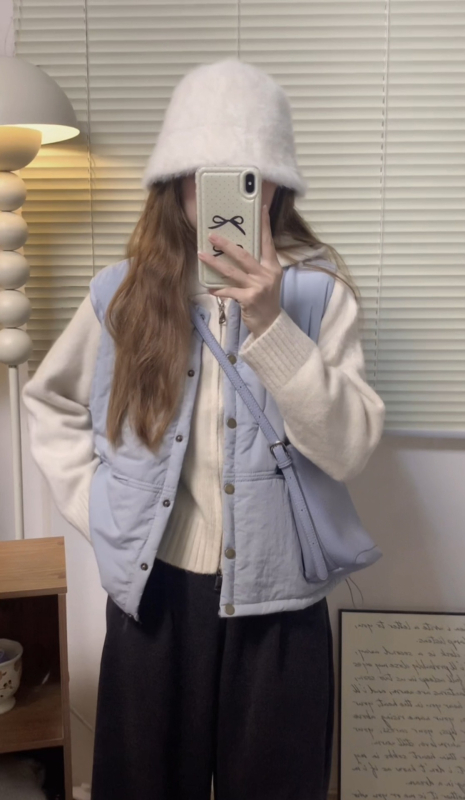 Chenille auduma veste ar kokvilnas pildījumu, apaļā kakla līnija, bez piedurknēm