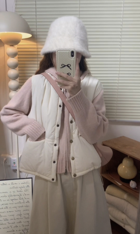 Chenille auduma veste ar kokvilnas pildījumu, apaļā kakla līnija, bez piedurknēm