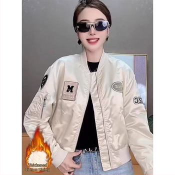 Sieviešu quiltēta bomber jaka amerikāņu stilā, īss griezums, stāvošs apkakle, rāvējslēdzējs, poliesters, patchwork raksts