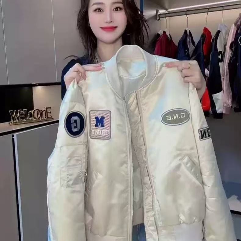 Sieviešu quiltēta bomber jaka amerikāņu stilā, īss griezums, stāvošs apkakle, rāvējslēdzējs, poliesters, patchwork raksts