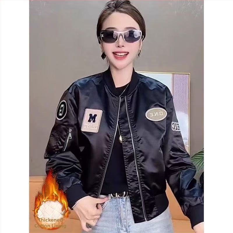 Sieviešu quiltēta bomber jaka amerikāņu stilā, īss griezums, stāvošs apkakle, rāvējslēdzējs, poliesters, patchwork raksts