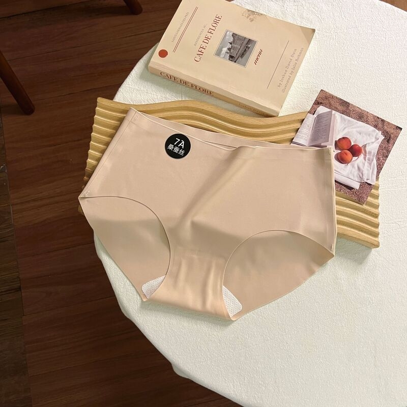 Žensko sportsko donje rublje za jogu s antibakterijskom podlogom od Mulberry svile; glavna tkanina: najlon; vlakna 31–40d; pleteni materijal; srednji pojas; prozračan i nevidljiv ispod odjeće.