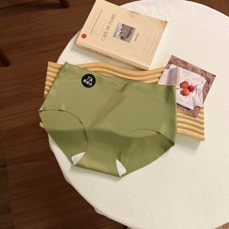 Žensko sportsko donje rublje za jogu s antibakterijskom podlogom od Mulberry svile; glavna tkanina: najlon; vlakna 31–40d; pleteni materijal; srednji pojas; prozračan i nevidljiv ispod odjeće.