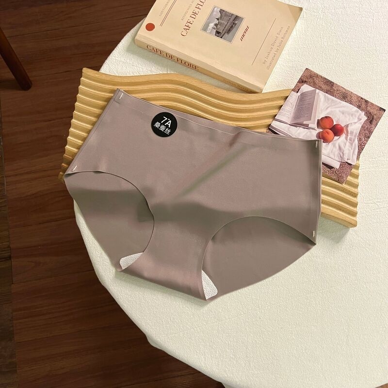 Žensko sportsko donje rublje za jogu s antibakterijskom podlogom od Mulberry svile; glavna tkanina: najlon; vlakna 31–40d; pleteni materijal; srednji pojas; prozračan i nevidljiv ispod odjeće.