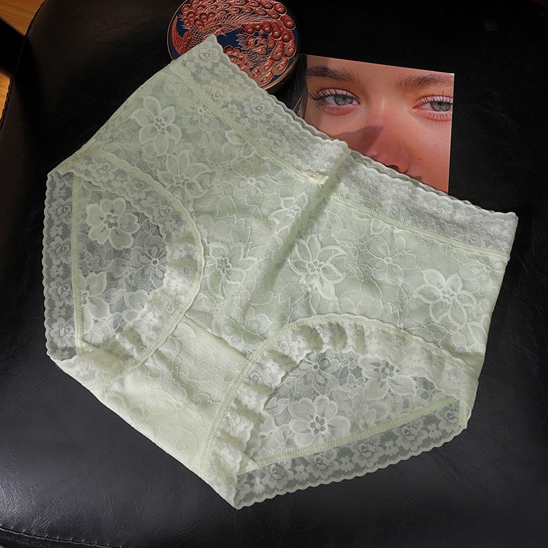 Ženske gaćice s francuskom čipkom, srednji struk, najlon materijal, podstava od Mulberry svile (80–90%), prozračne, antibakterijske