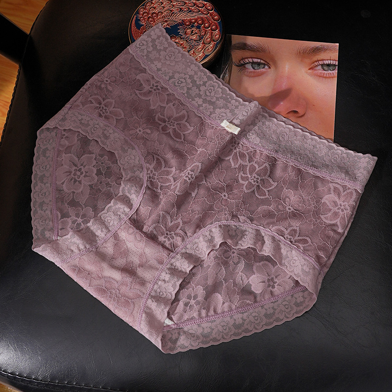 Ženske gaćice s francuskom čipkom, srednji struk, najlon materijal, podstava od Mulberry svile (80–90%), prozračne, antibakterijske