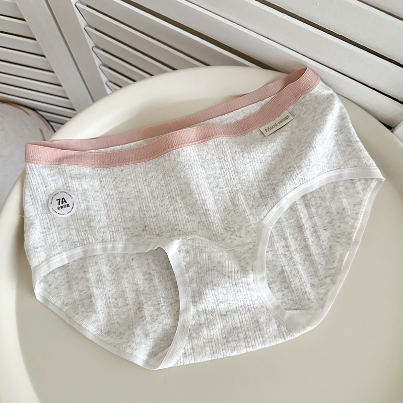 Ženske pamučne gaćice, 90–95% pamuka, srednji struk, pletene, prozračne, antibakterijske