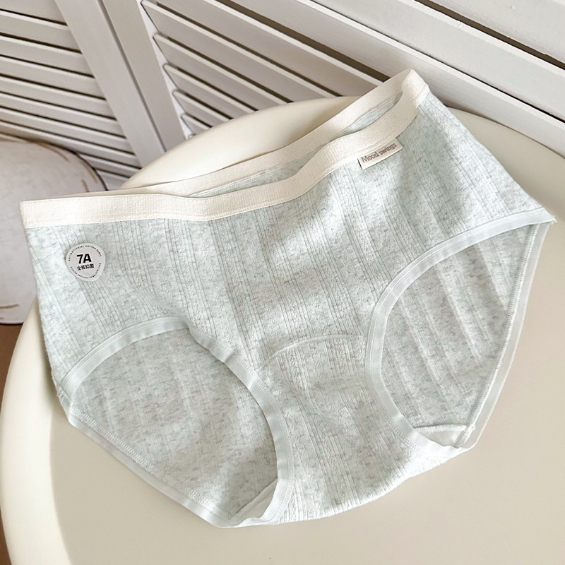 Ženske pamučne gaćice, 90–95% pamuka, srednji struk, pletene, prozračne, antibakterijske