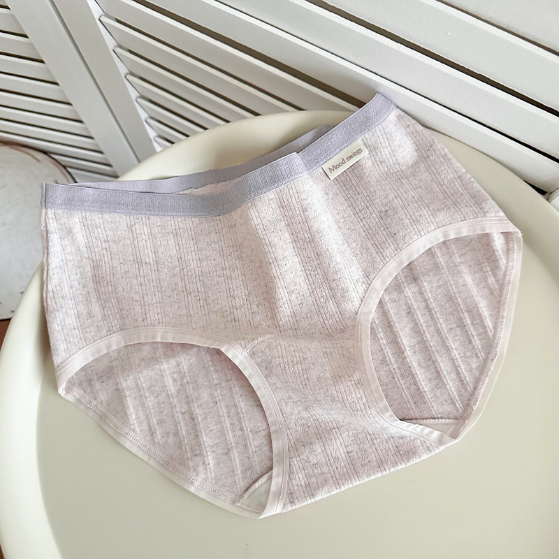 Ženske pamučne gaćice, 90–95% pamuka, srednji struk, pletene, prozračne, antibakterijske