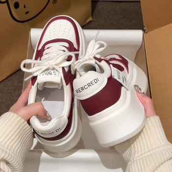 Niske tenisice od platna s gumom, vezanje, prozračne