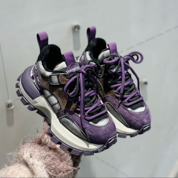 Ženske casual tenisice s blok-dizajnom boja, gornji dio od mikrovlaknaste kože, 3–5 cm debela platforma, vezanje, latex uložak