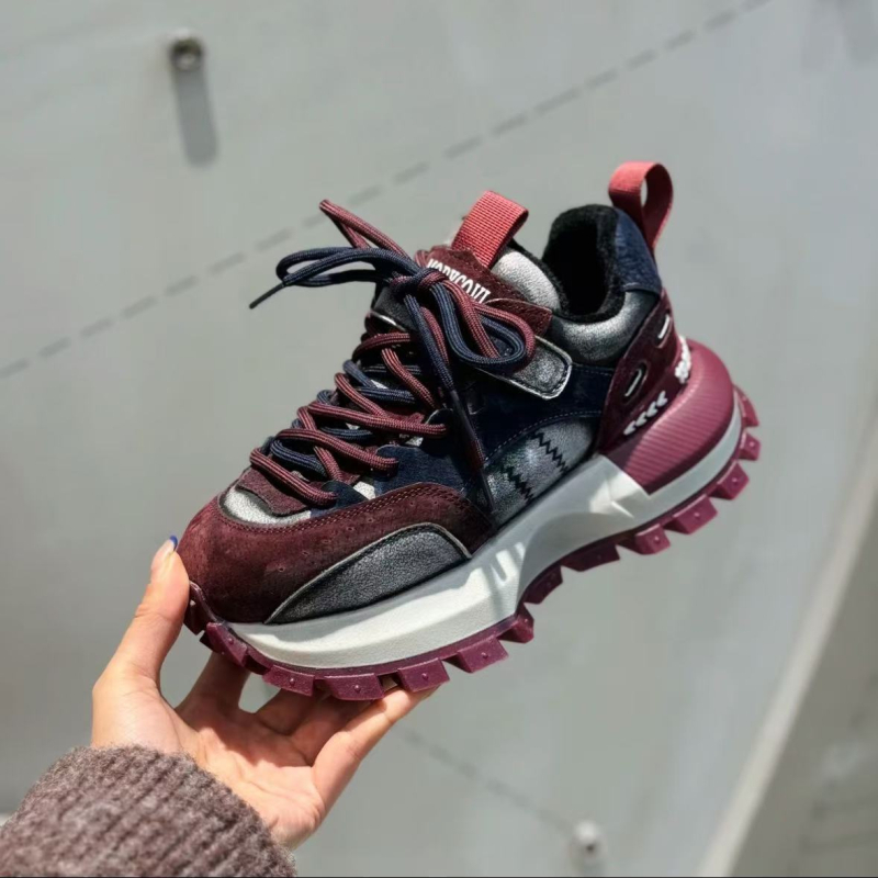 Ženske casual tenisice s blok-dizajnom boja, gornji dio od mikrovlaknaste kože, 3–5 cm debela platforma, vezanje, latex uložak