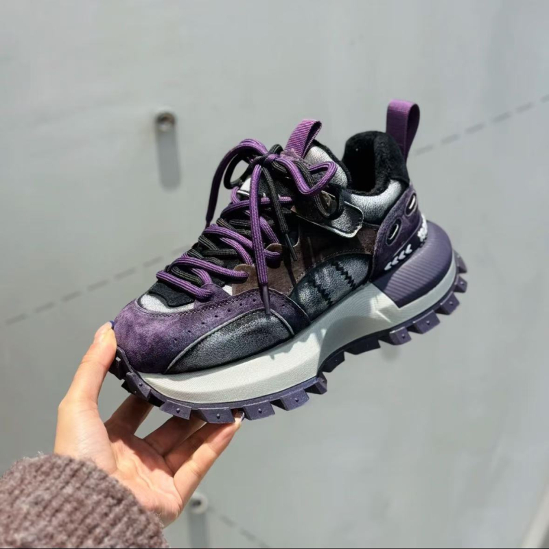 Ženske casual tenisice s blok-dizajnom boja, gornji dio od mikrovlaknaste kože, 3–5 cm debela platforma, vezanje, latex uložak