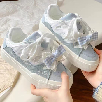 Zemā profila sporta kurpes ar sintētiskas ādas augšpusi, putas gumijas zole, PU zolīte, anti-slīdēšana un izturīgas, piemērotas pavasarim