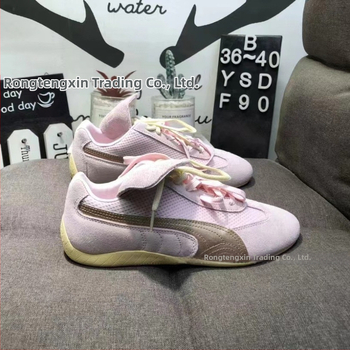 Unisex kedas ar īstu ādu un sietu augšdaļu, gumijas zole, zems profils, pretslīdēšana