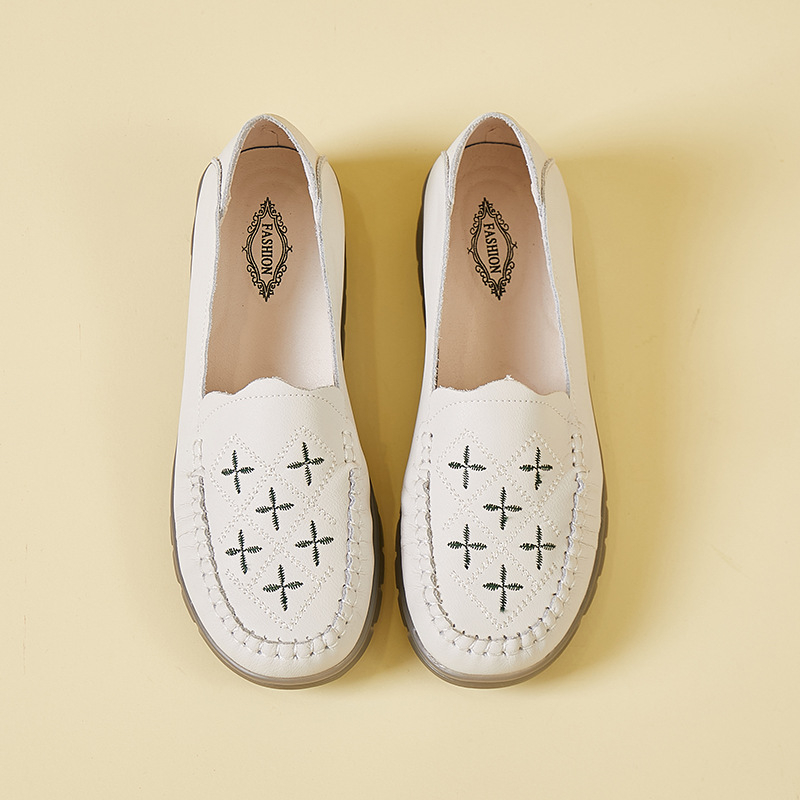 Kožne slip-on ženske cipele za srednju i stariju dobnu skupinu, proljeće, gornji dio od prave kože, potplata od goveđeg tetiva, niski 1–3 cm, ulošci od korejskog pamuka