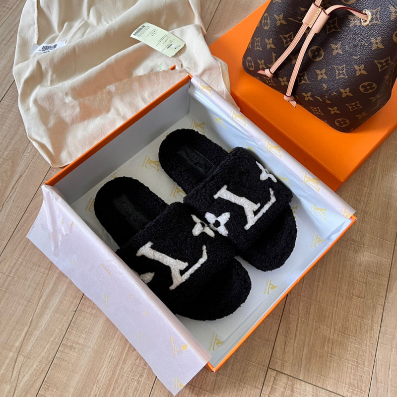 Ženske plišane papuče s gornjim dijelom od velura, unutarnje od umjetne krzn, gumena potplata, slip-on dizajn, tople i protuklizne