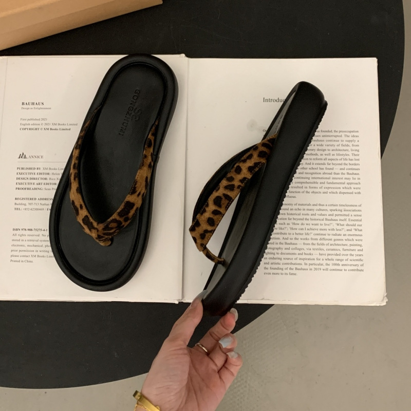 Ženski leopard print flip-flopovi; gornji dio: Xi Shi baršun; potplat: guma; debljina potplata: 0–3 cm; stil: korejska verzija; sezona: ljeto 2025
