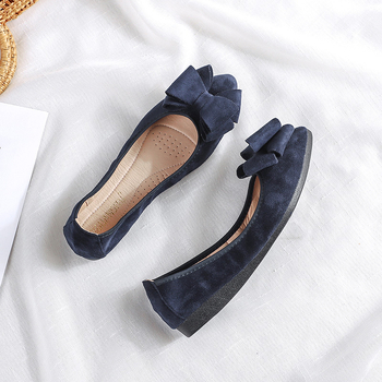 Sieviešu balerīnas ar asas purnas, mīksta velūra augšdaļa, iekšējā ādas odere, teļa cīpslas zole, plakanais papēdis