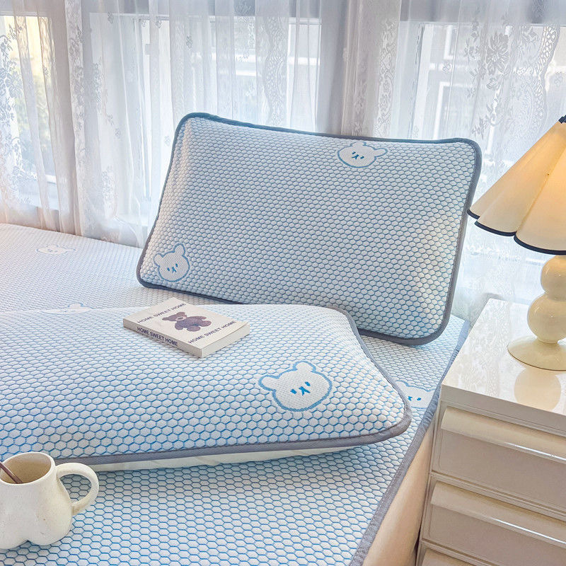 Jastučnica Unique — Jacquard tkanina, 100% poliester, obojani materijal, moderan minimalistički stil