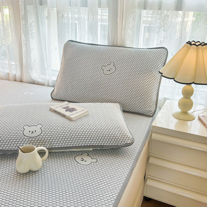 Jastučnica Unique — Jacquard tkanina, 100% poliester, obojani materijal, moderan minimalistički stil