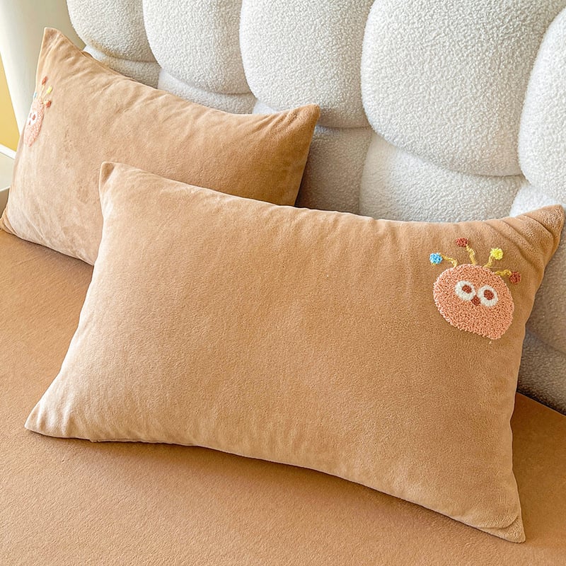 Jastućnica od mliječnog velura, kviltiroana, podstavljena fleesom i debela, 100% poliester, crtani stil, reaktivni otisak