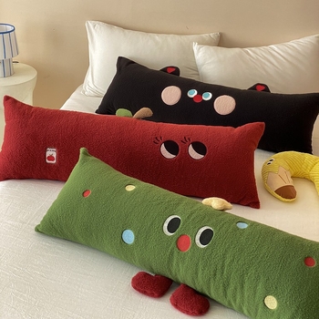 Párna biopamut fleece borítással, töltet toll-pamut, hímzett és quiltelt karikatúra állatos mintával, testreszabható hímzés