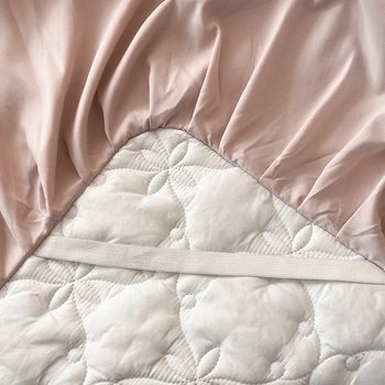 Set rubova kreveta – tri dijela s jastučnicama i zaštitnikom madraca; tkanina: četkano, prešivano, ravno pletena; materijal: kemijsko vlakno; stil: korejski