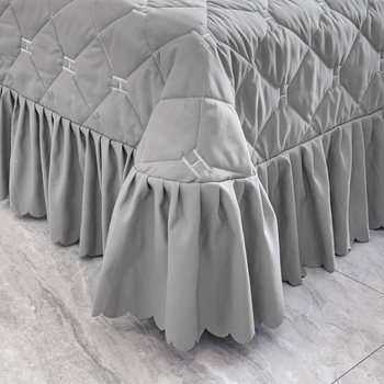 Prekrivač za krevet, podstavljen, od kemijskih vlakana; jednobojni uzorak; brušena tkanina; reaktivno tiskanje i bojanje; prilagodljiva obrada