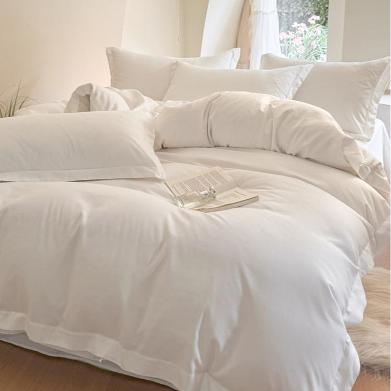 Hotelsko posteljno rublje od 100% pamuka, četvero-dijelni set, čisto bijela, navlaka za pokrivač, plahta i jastučnice, twill tkanina, reaktivno bojanje