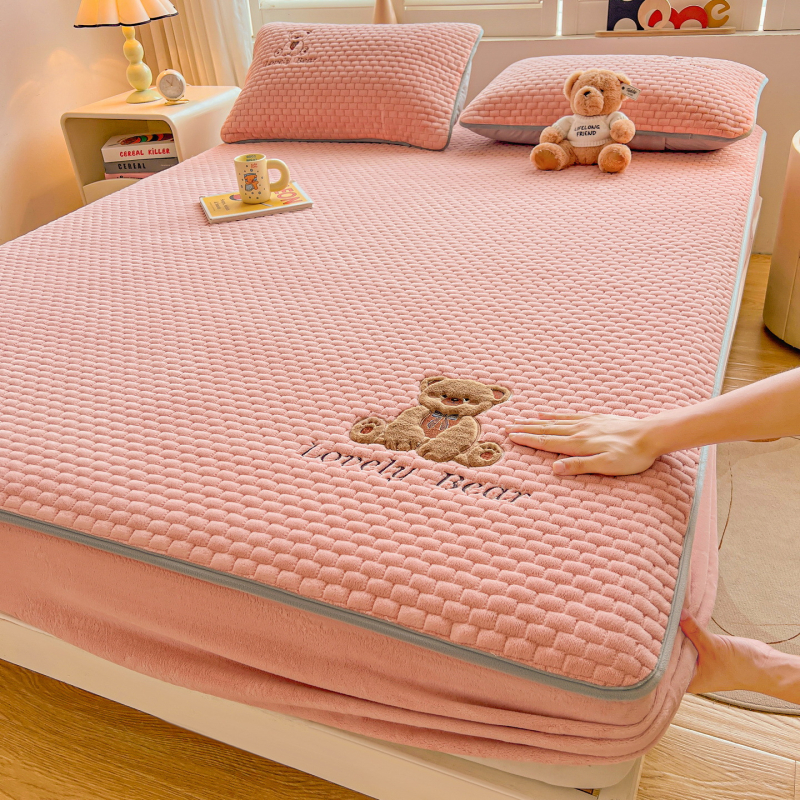 Milk Velvet Quilted Fitted Sheet with Fleece-Lined Mattress Protector