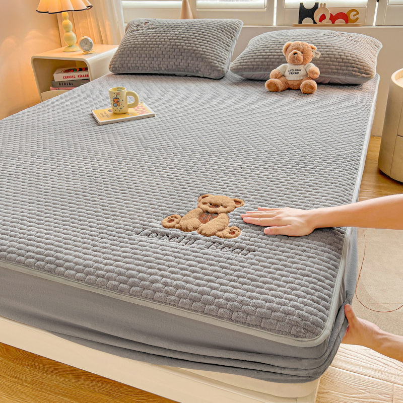 Milk Velvet Quilted Fitted Sheet with Fleece-Lined Mattress Protector