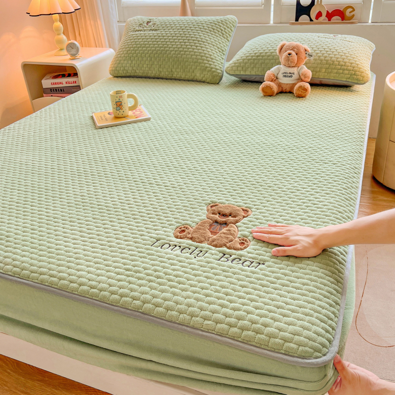 Milk Velvet Quilted Fitted Sheet with Fleece-Lined Mattress Protector