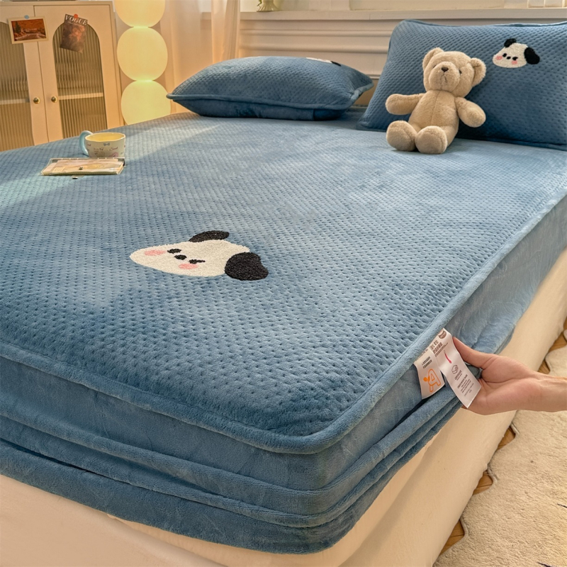 Navlaka za madrac od mliječnog velūra, debeli, quilted, protuklizna, potpuno obuhvaća madrac za krevet od 1,5 m (jesen-zima)