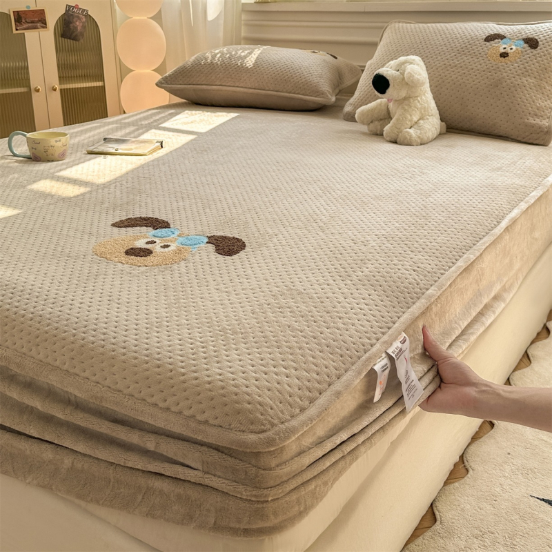Navlaka za madrac od mliječnog velūra, debeli, quilted, protuklizna, potpuno obuhvaća madrac za krevet od 1,5 m (jesen-zima)