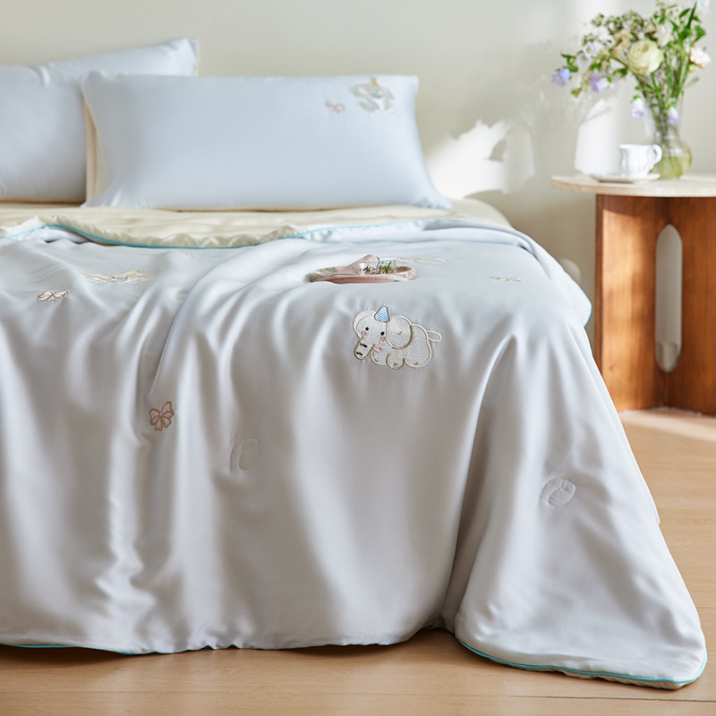 Lyocell vasaros antklodė motinai ir kūdikiui su sojų pluošto įdaru, reaktyvus spausdinimas ir dažymas, siuvinėjimas ir quiltavimas — lengvas prabangos stilius